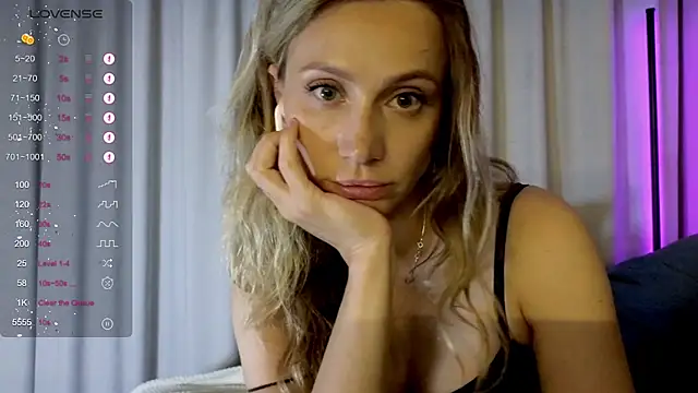 Alice_Wonders live