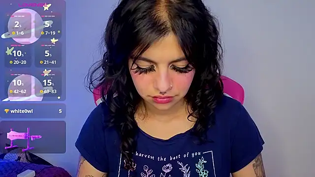 larah_uwu live