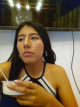 Carla_Alvez live