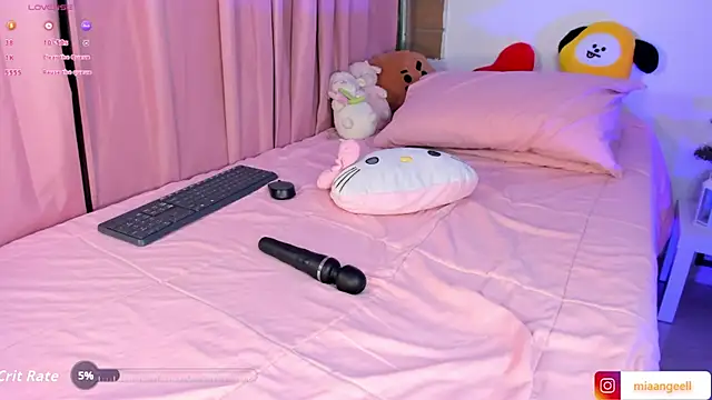 mia_angel_ live