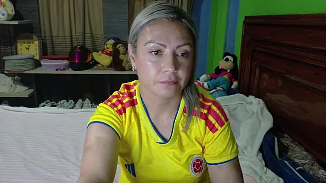 _Charlize_theron_ live