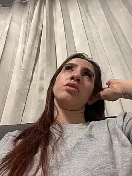 elodie_rouge live