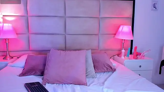 Adara_Muller live