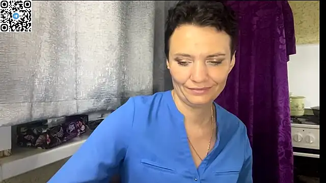 HotMamaQueen234 live