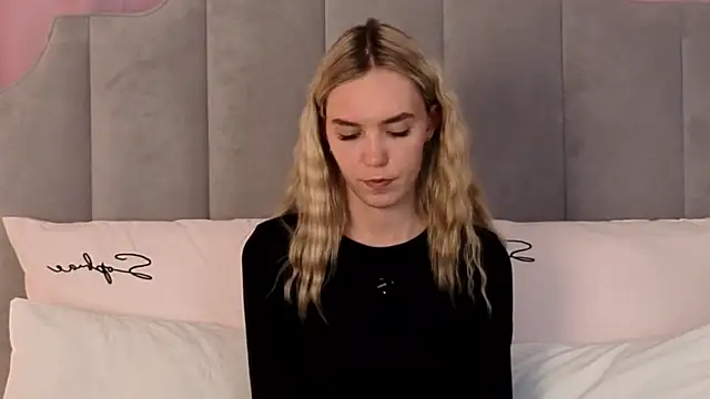 NikkiRyx live