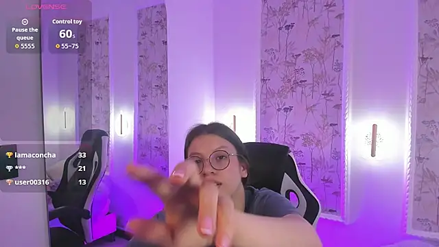 liiliie_petite live