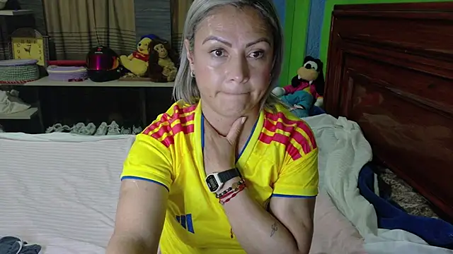 _Charlize_theron_ live