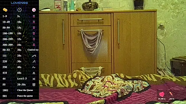 CurvyWild_Lady30 live