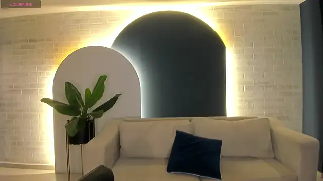 NiaSalvatore live