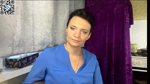 HotMamaQueen234 live