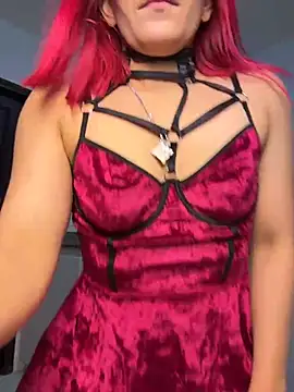 Amelie-RedHoney live