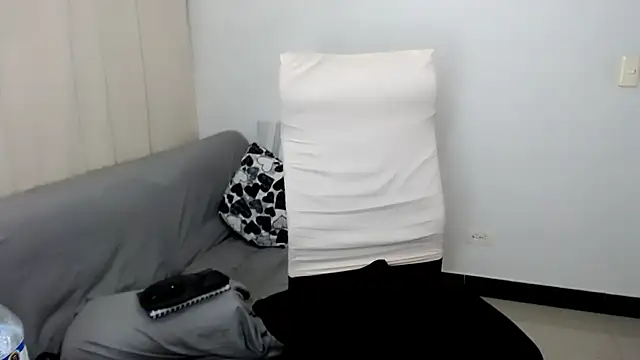 Laura-pervert live