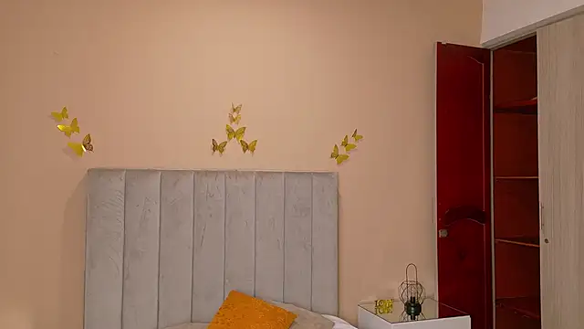 Charlotte_Olsen_ live