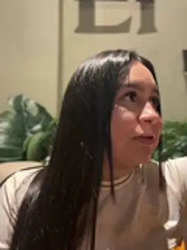 Pretty_Isadora live
