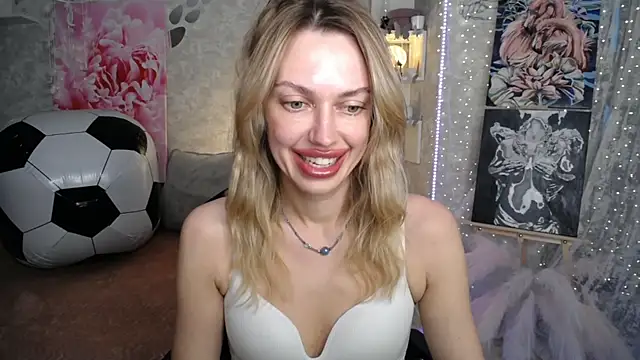 NickyAdamidi live