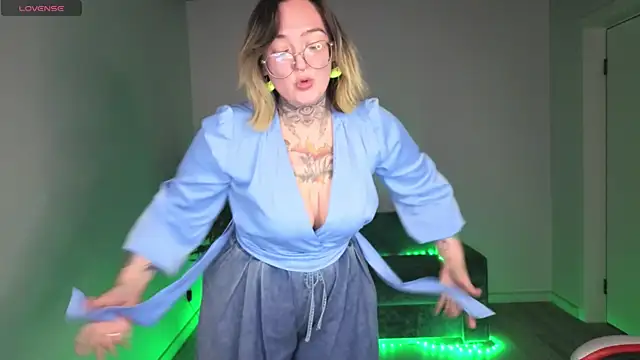 Eva_Witcher live