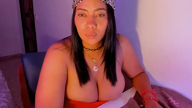NicolePasqualott live