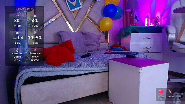 Tiffany_Valentiine live