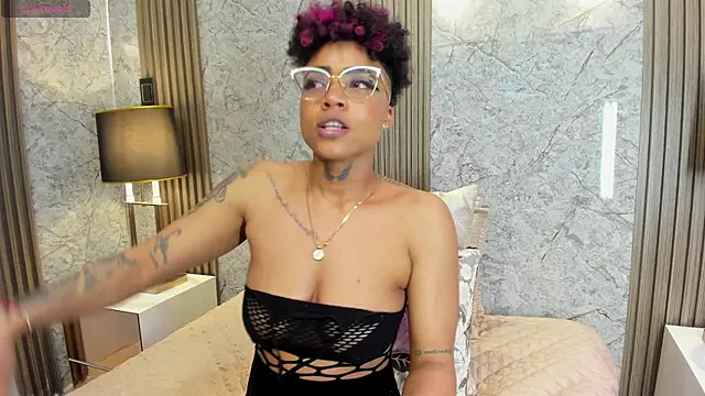 LuciaWallace live
