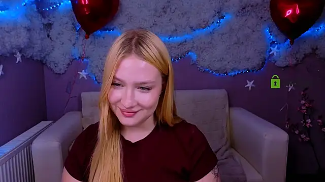 playful_sophie live
