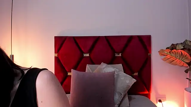 AnnaBroooks live