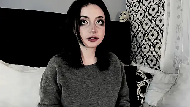 Adeelinee live