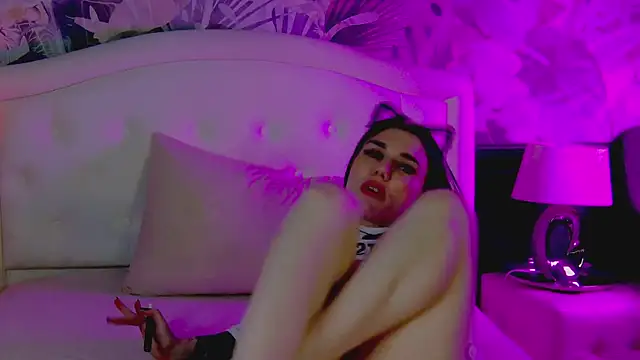 MaeveMoon live