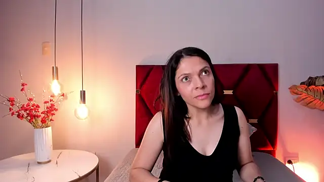 AnnaBroooks live