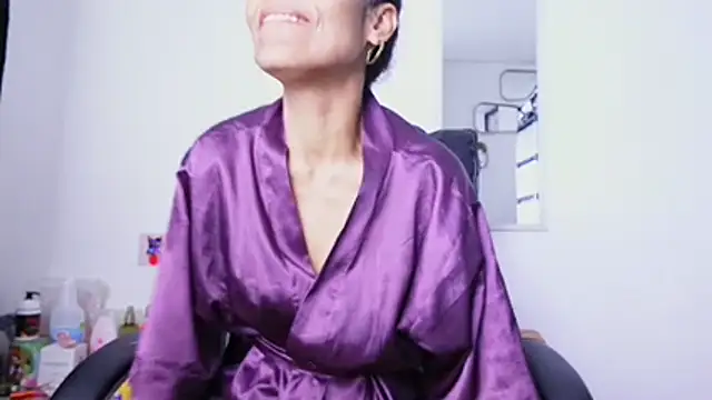Aries_Mature live