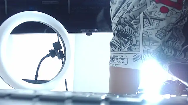 Ashley_Laurentmar live