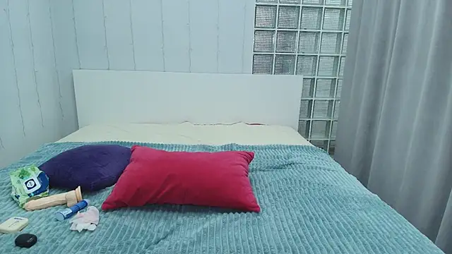Dear_hollyy live