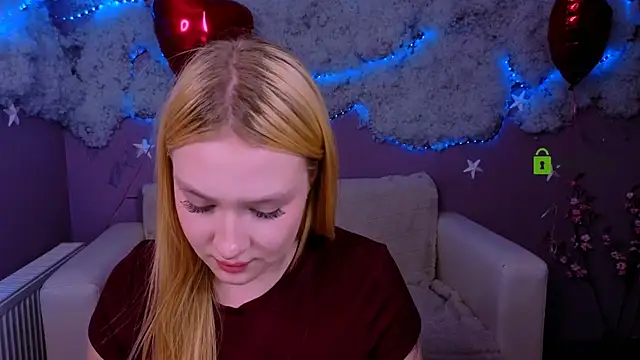playful_sophie live