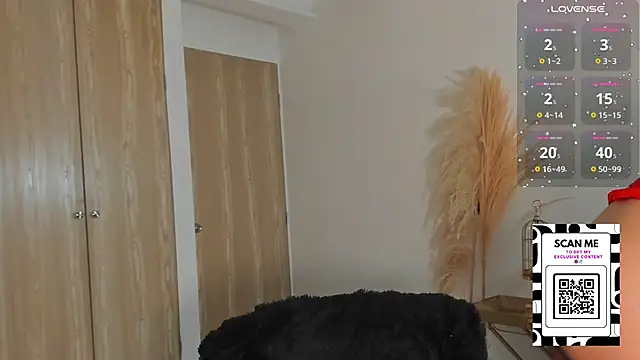Chrishell_ live