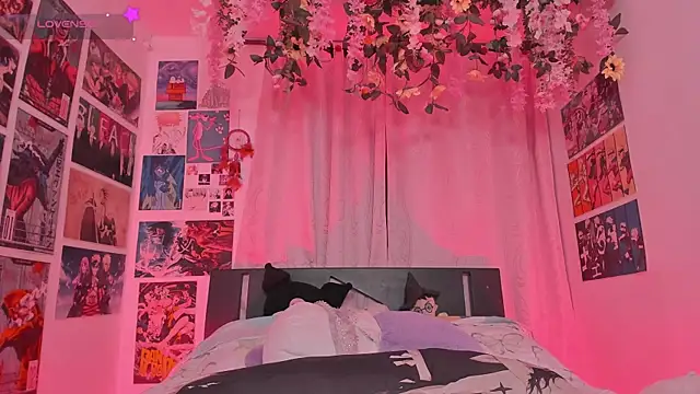 MissCurvyTop live