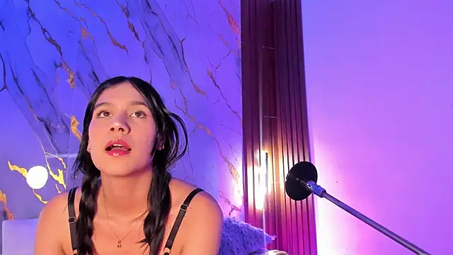 Emmiicute live
