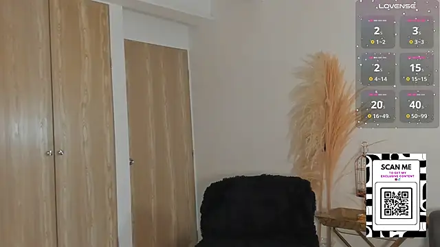 Chrishell_ live