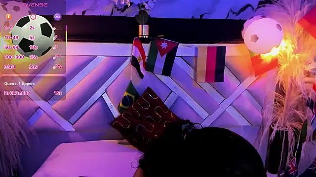 Zoe-Johnson_ live