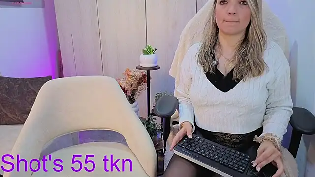 Miss_Annye live