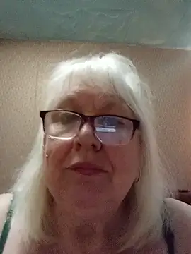 Alexia64231 live