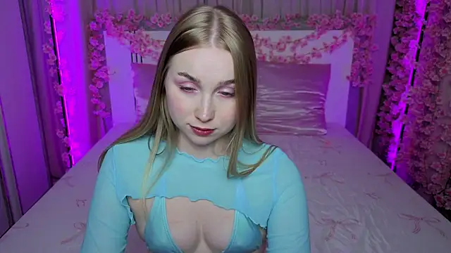 LilyStarlight live