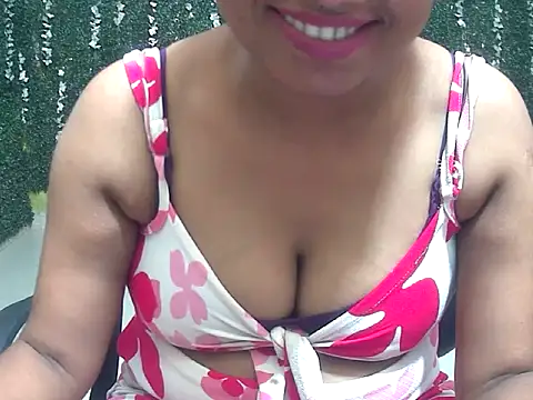 Ruhi_Hotty live