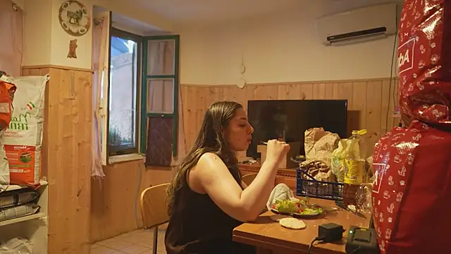 VanessaDoyle live