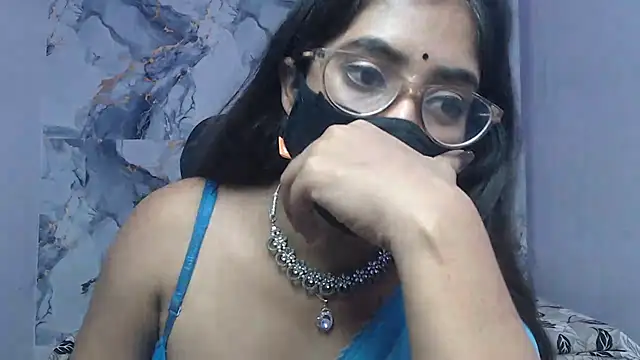 Deevisha-queen live