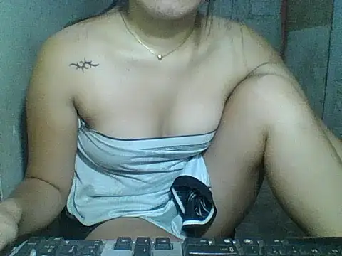 Skinny_PinayGirljust18 live