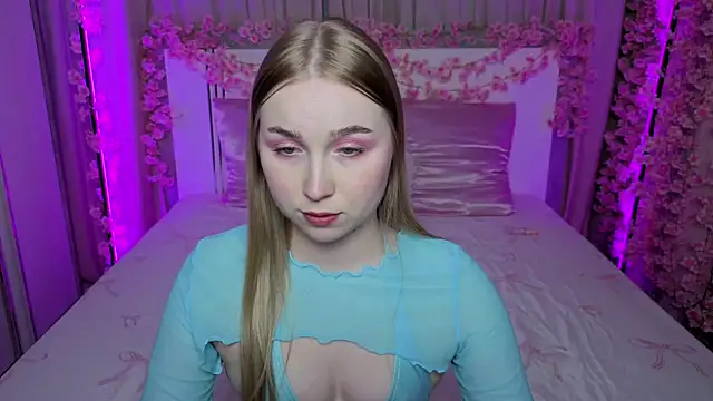 LilyStarlight live