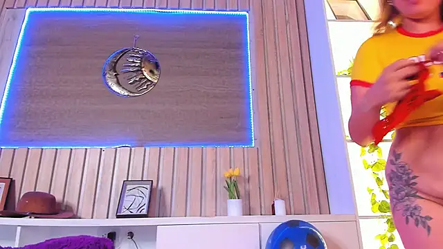 Sarah_miel live