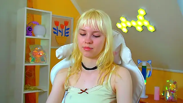 HannahHollis live