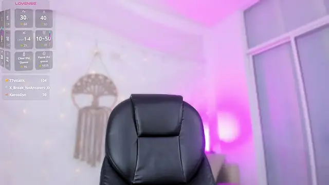Ginni_charlotte live