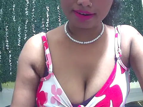 Ruhi_Hotty live