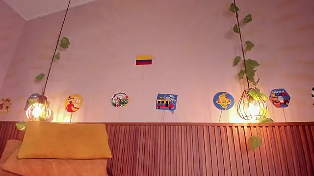 daphne_courtis live